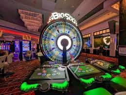 Aplikasi mobile nakama188 menampilkan live dealer casino dan pilihan permainan slot